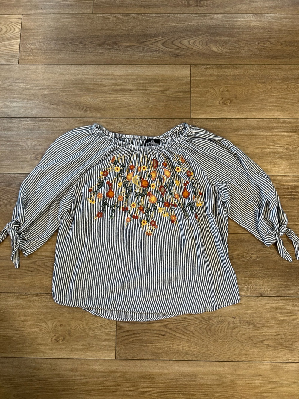 Angie Embroidered Striped Tie Sleeve Peasant Blouse Boho Floral Size L